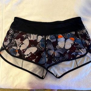 ✨Lululemon Speed Up Shorts 2.5 size 8 ✨